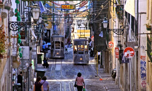 Lisbonne-tourisme-bairro-alto-500x300.jpg