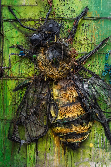 L'abeille géante - Bordela II - Street art Lisbonne