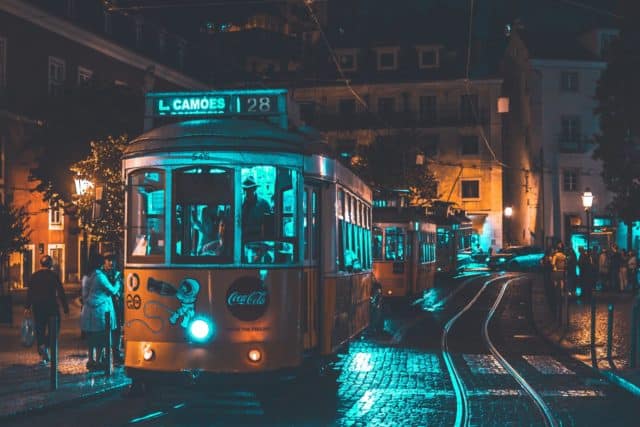 tramway Lisbonne nuit